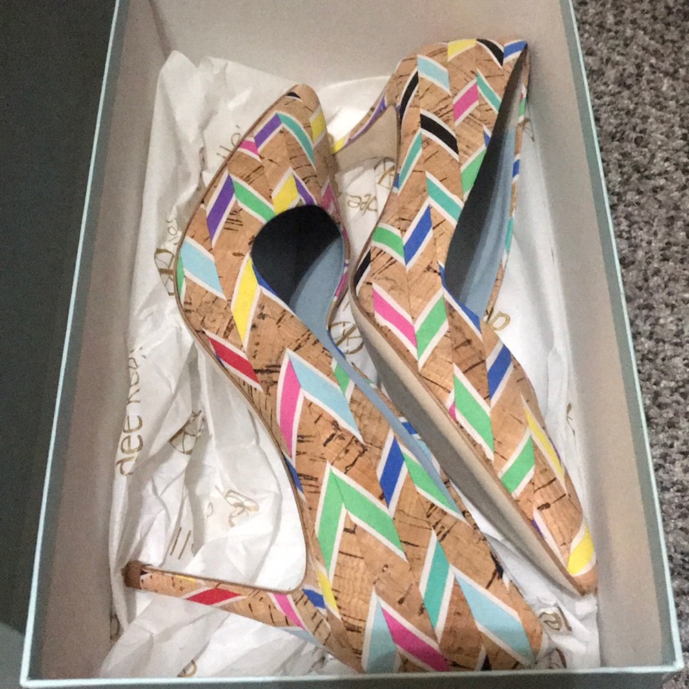 Dee Keller PAIGE Chevron Rainbow Sz 38.5 Brand New